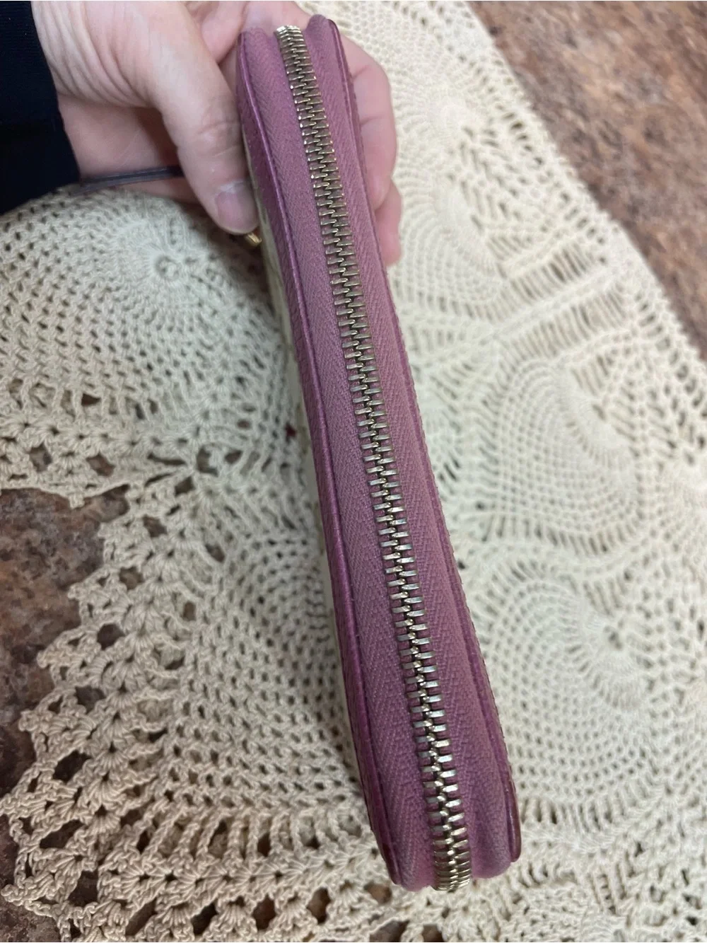 Gucci GG canvas zip-around wallet gently used💕 - Picture 5 of 10